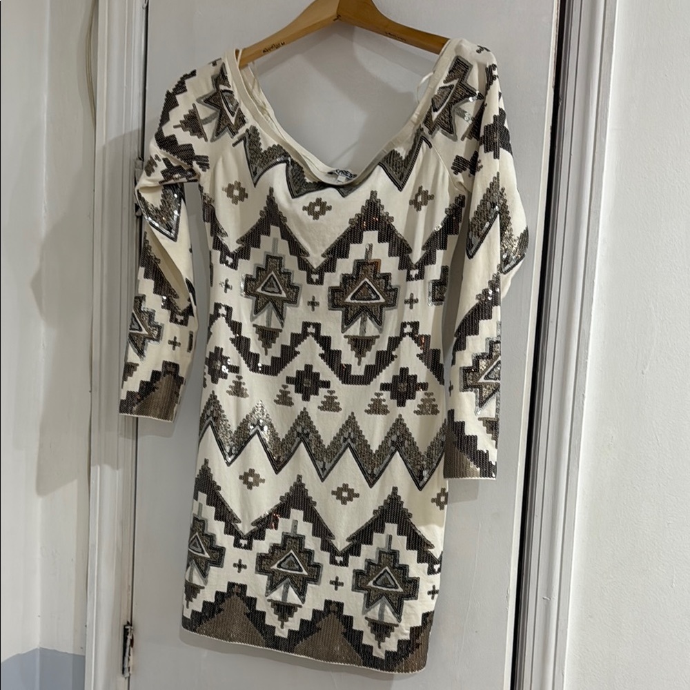 Express Black and White Off-Shoulder Bodycon Dress - Picture 3 of 3